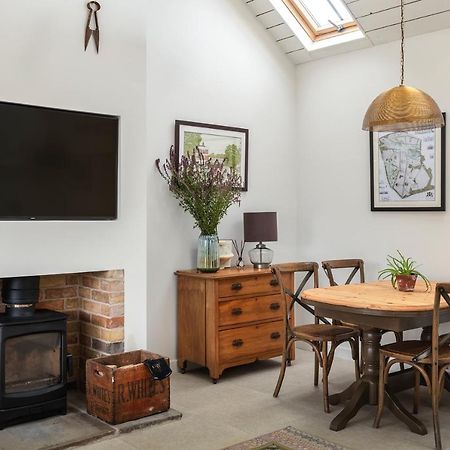 Linseed Barn- Stamford Holiday Cottages Екстериор снимка